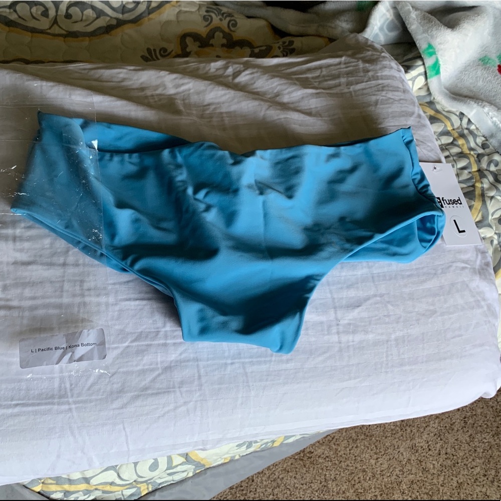 Fused Hawaii Pacific Blue Kona bottoms L nwt